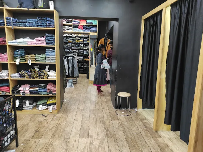 Snipes Mens Wear Triplicane